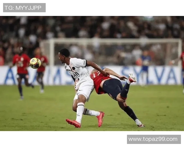 足总杯激战巴黎圣日耳曼与波尔图战成平局转会传闻引发全场热议