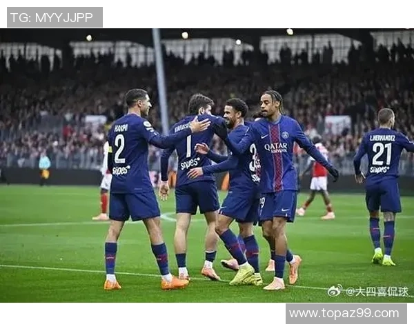 中超激战：里昂狂胜巴黎圣日耳曼6比2神扑瞬间引发全场欢呼